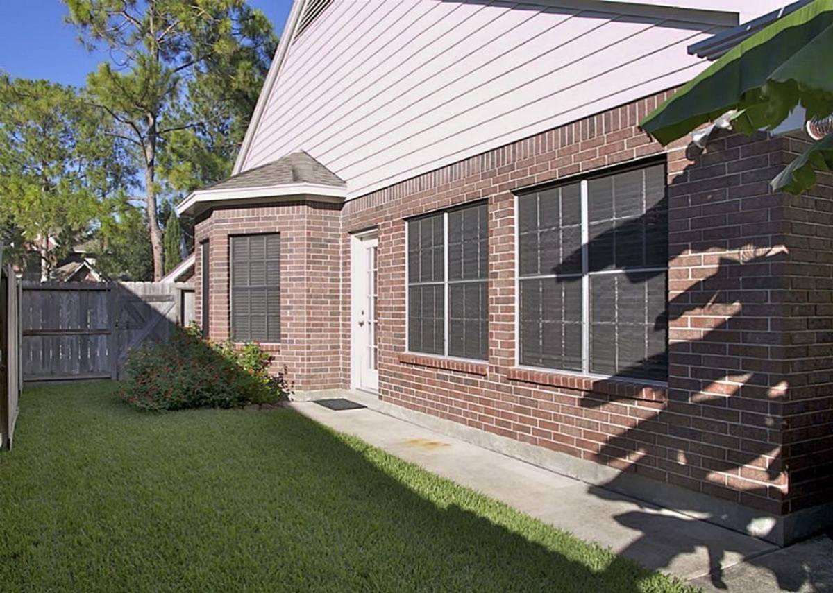 House for rent at 14518 Fair Knoll Way, Houston, TX 77062