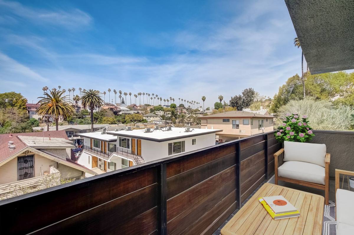 Apartment for rent at 1325 Sutherland St, Los Angeles, CA 90026