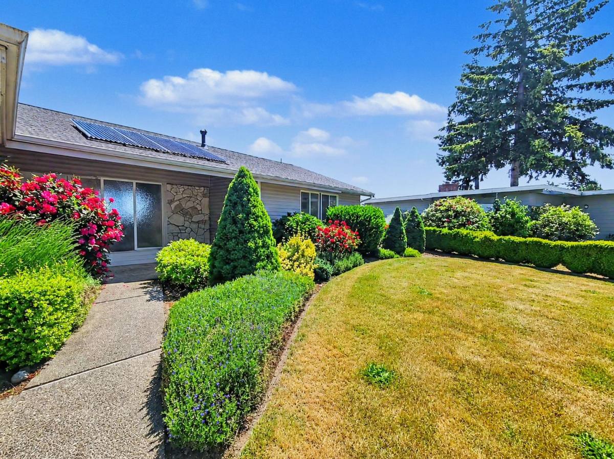 House for rent at 16815 NE 6th Place, Bellevue, WA 98008