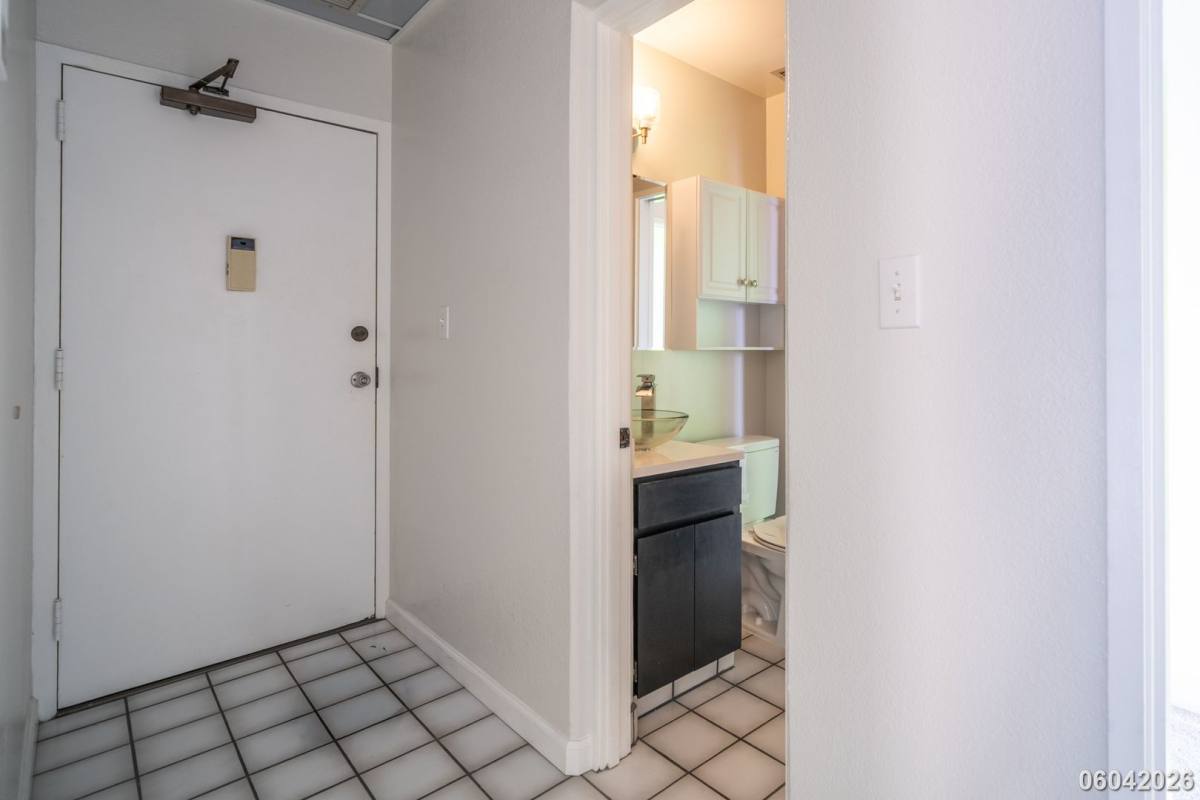 Condo for rent at 2499 Kapiolani Blvd, Honolulu, HI 96826