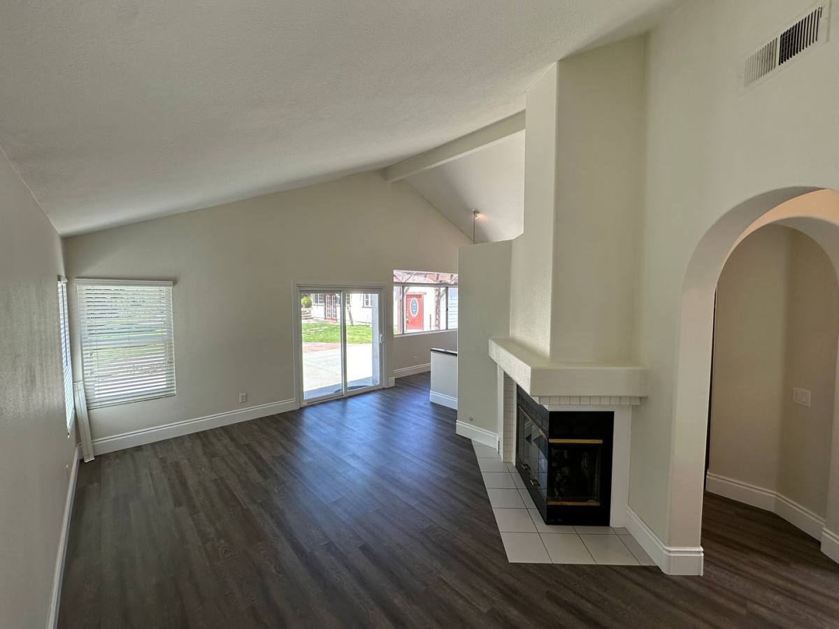 House for rent at 4982 Wildwood Dr, Oceanside, CA 92057