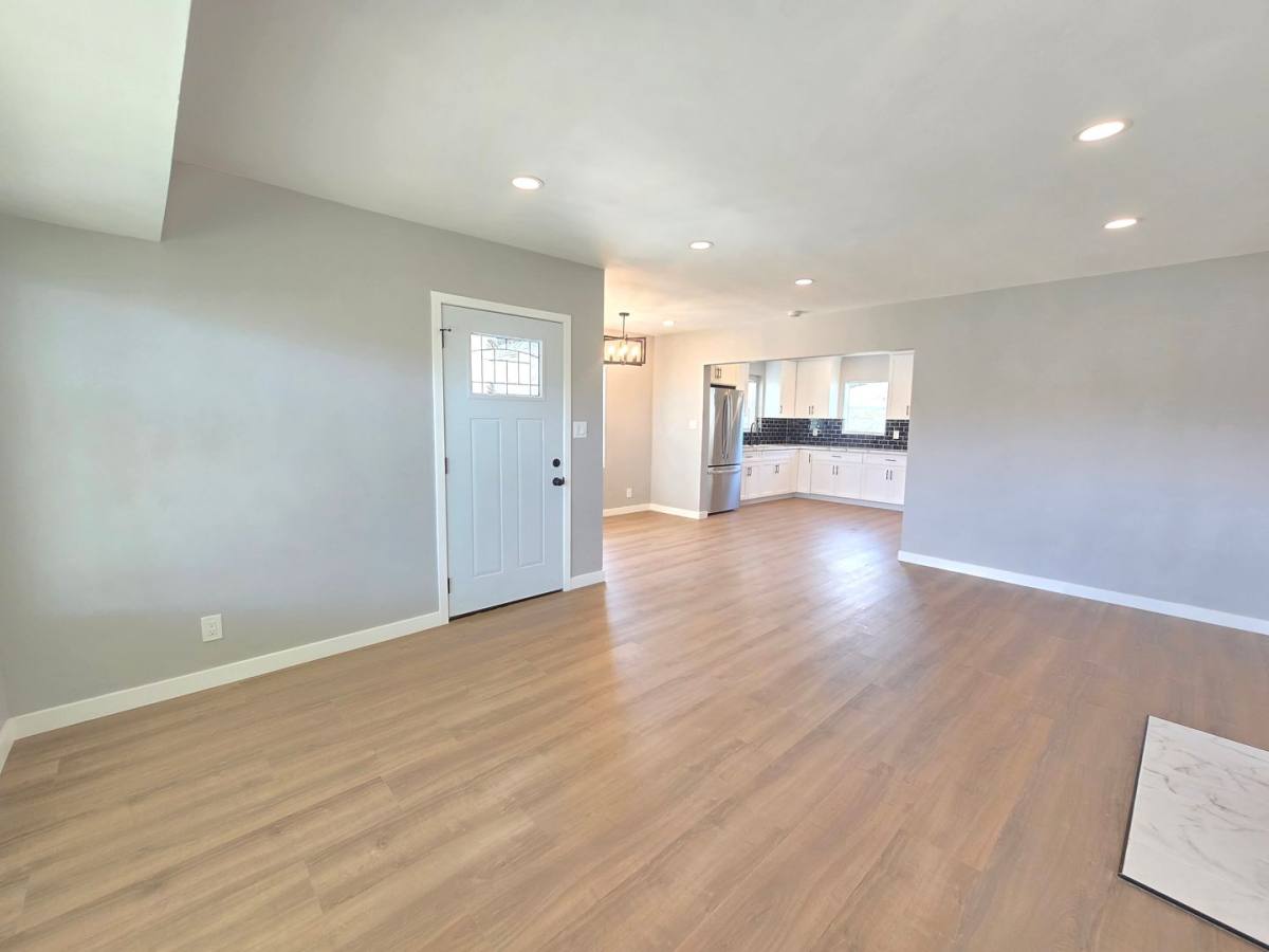 House for rent at 6327 California Ave, Long Beach, CA 90805