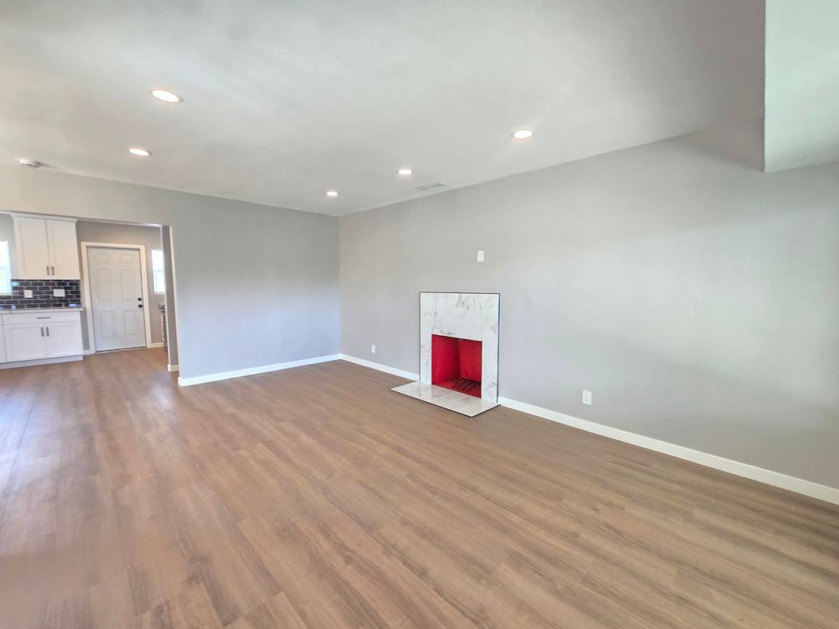 House for rent at 6327 California Ave, Long Beach, CA 90805