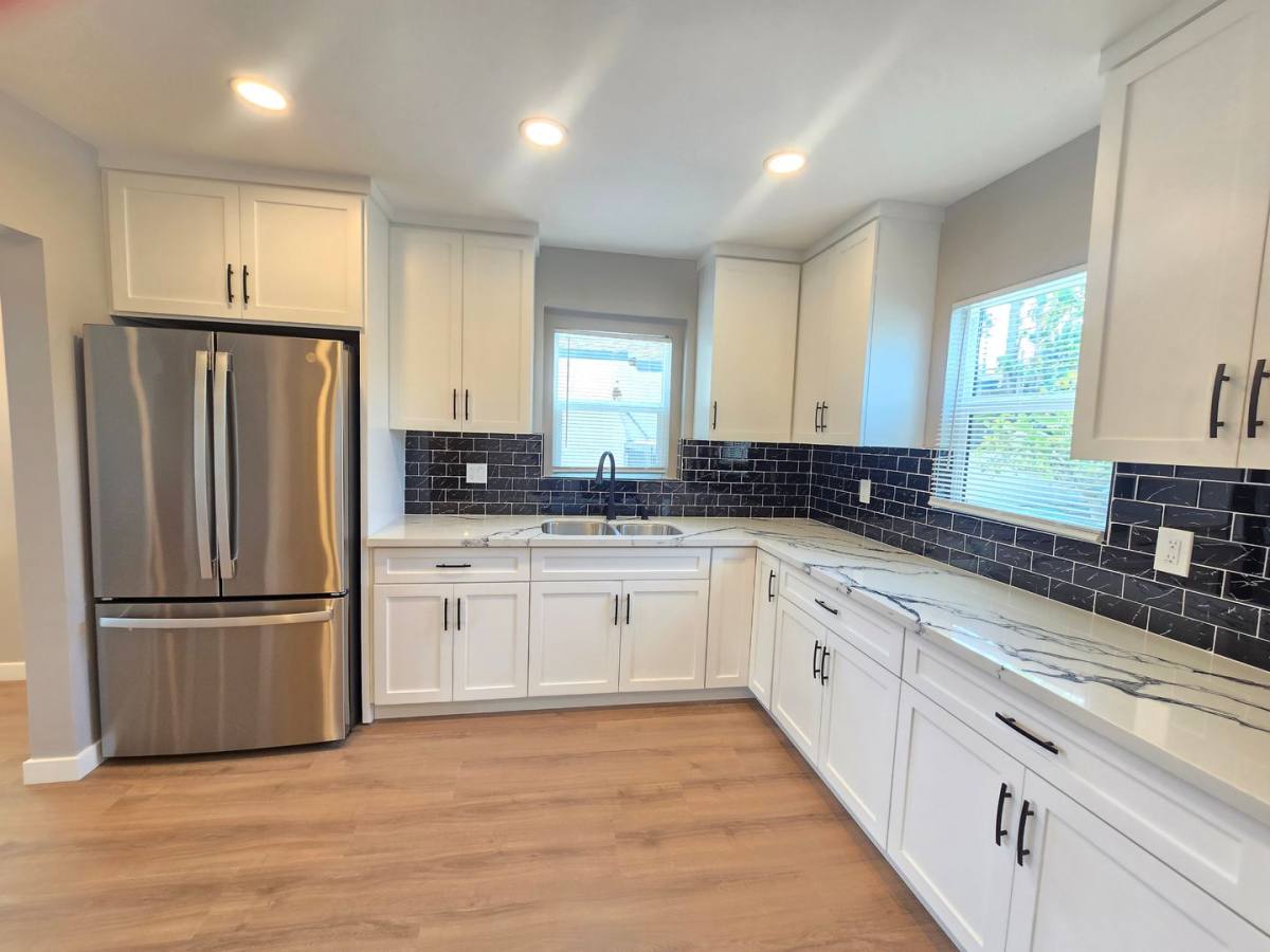 House for rent at 6327 California Ave, Long Beach, CA 90805