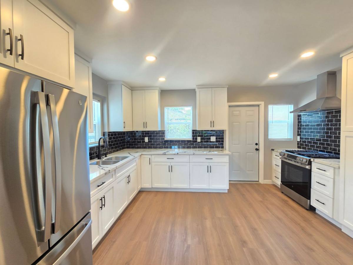 House for rent at 6327 California Ave, Long Beach, CA 90805