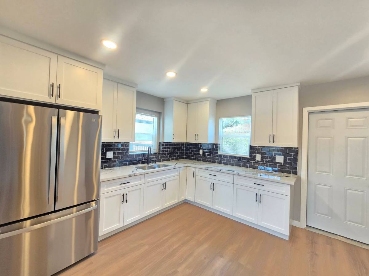 House for rent at 6327 California Ave, Long Beach, CA 90805