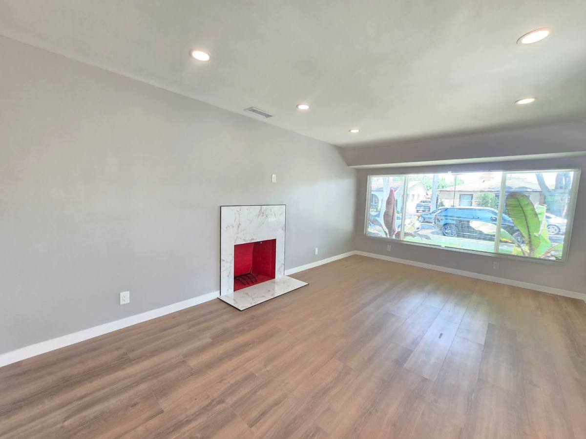 House for rent at 6327 California Ave, Long Beach, CA 90805