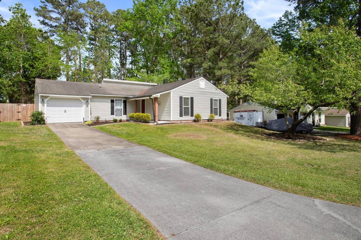 House for rent at 620 Shadowridge Rd, Jacksonville, NC 28546