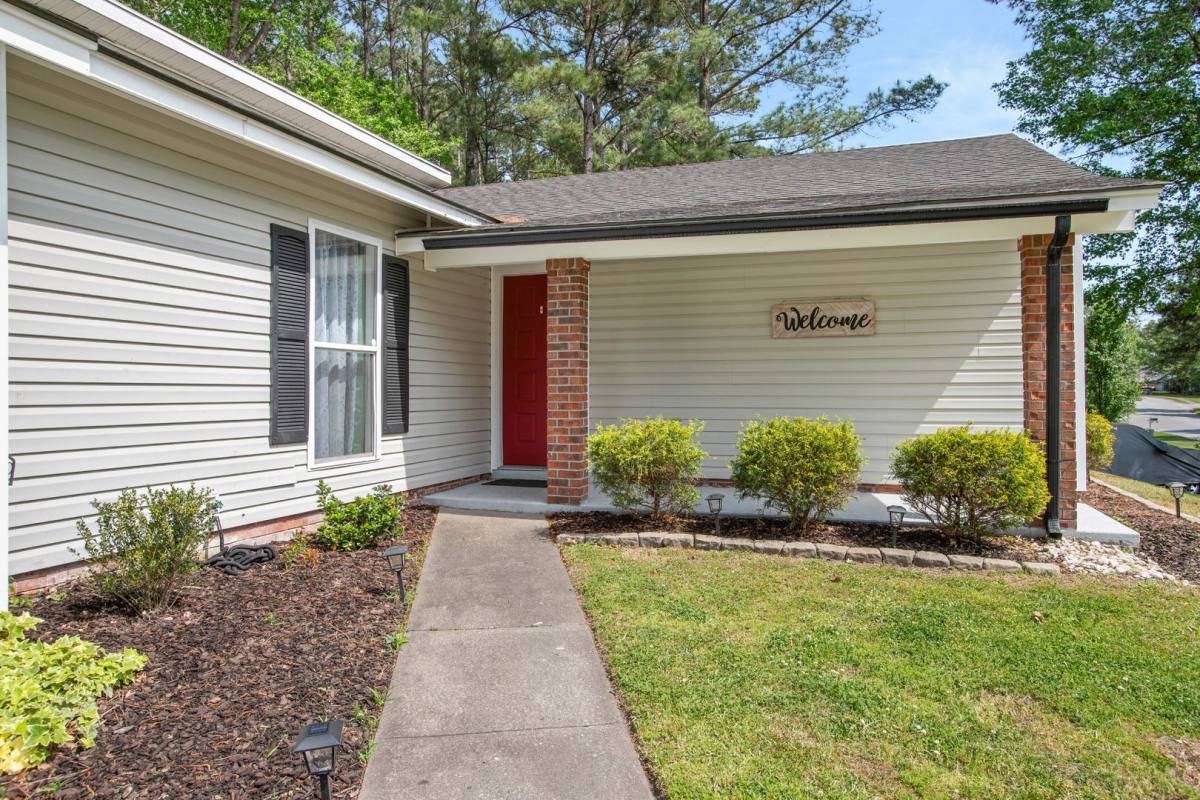 House for rent at 620 Shadowridge Rd, Jacksonville, NC 28546