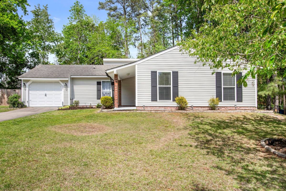 House for rent at 620 Shadowridge Rd, Jacksonville, NC 28546