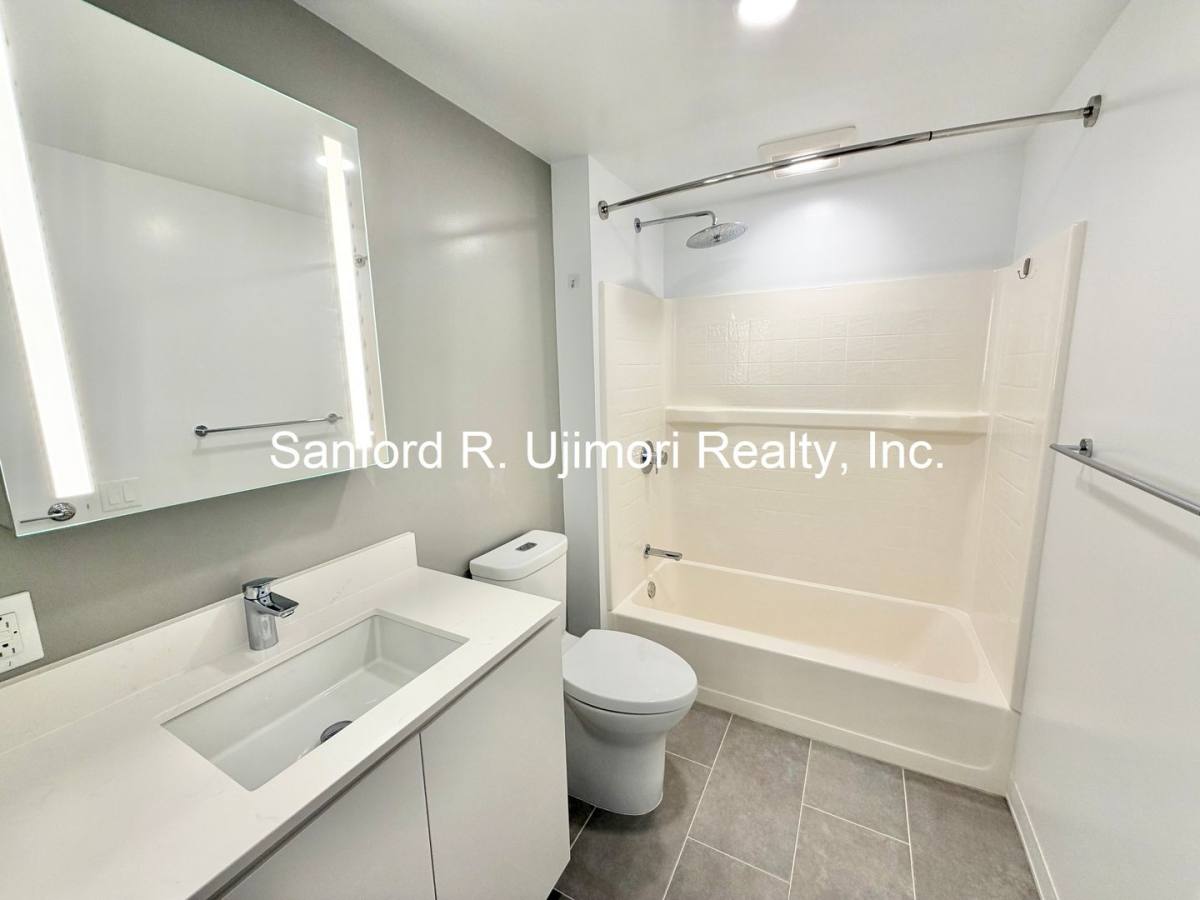 Apartment for rent at 987 Queen St, Honolulu, HI 96814