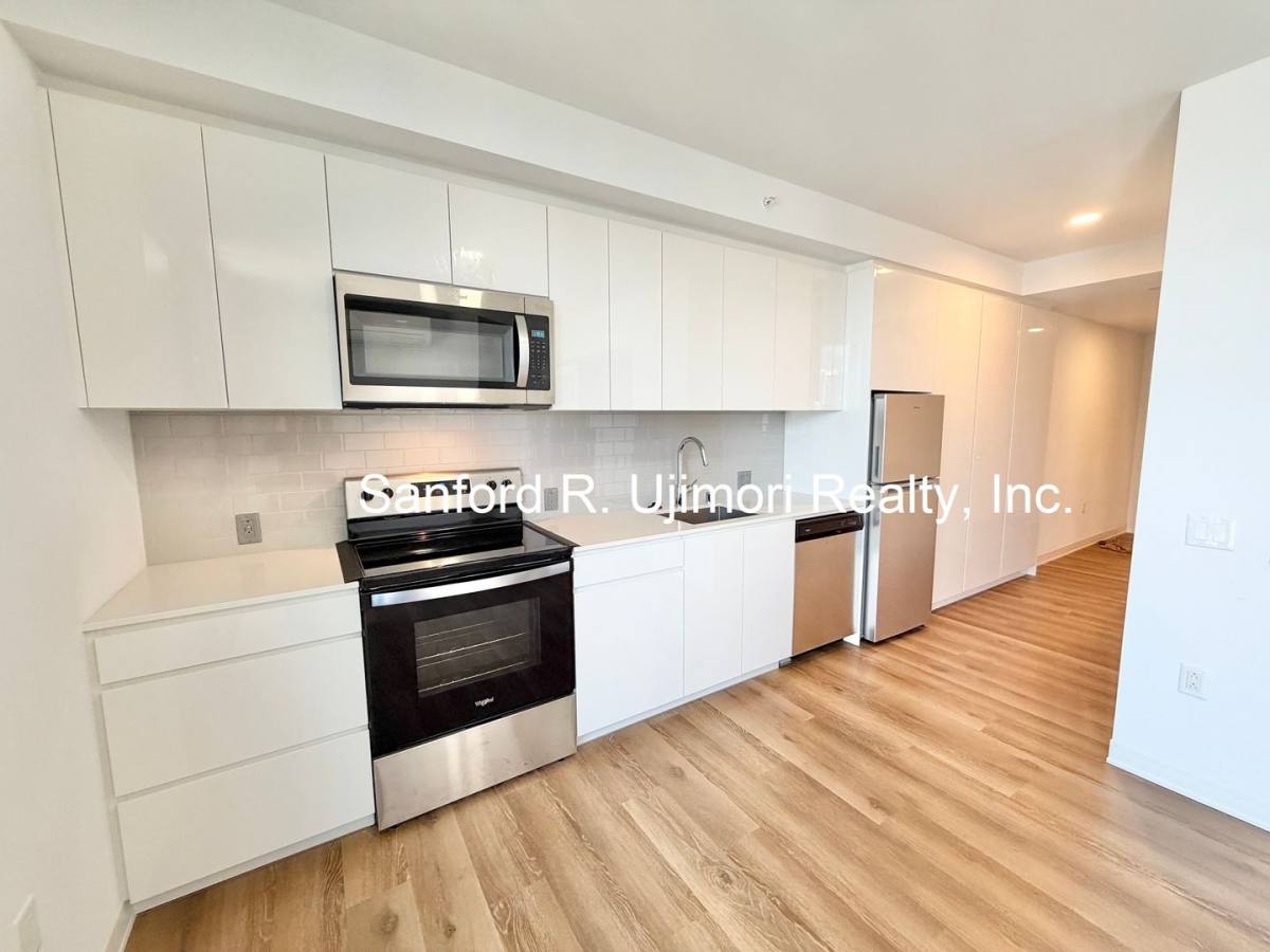 Apartment for rent at 987 Queen St, Honolulu, HI 96814