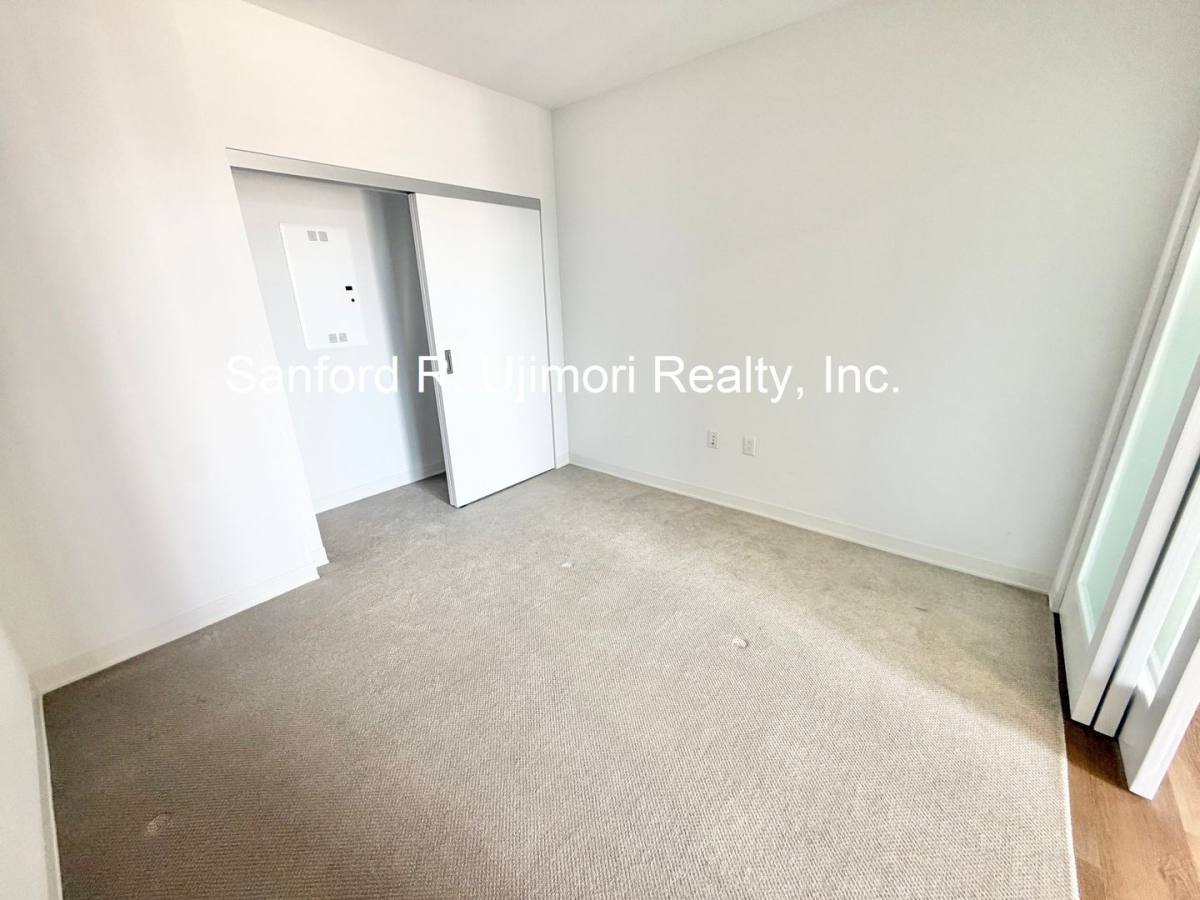 Apartment for rent at 987 Queen St, Honolulu, HI 96814