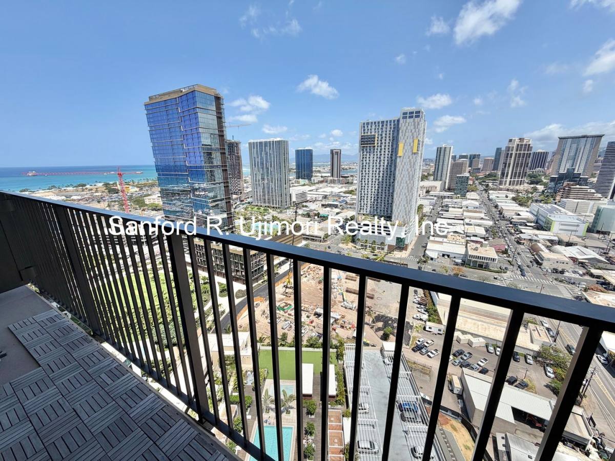 Apartment for rent at 987 Queen St, Honolulu, HI 96814