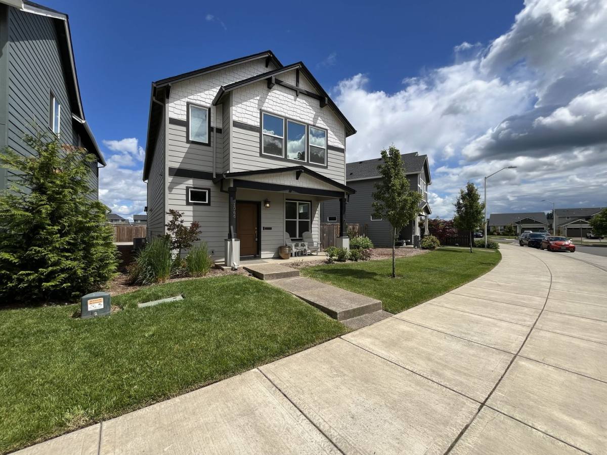 House for rent at 1066 S 29th Blvd, Cornelius, OR 97113
