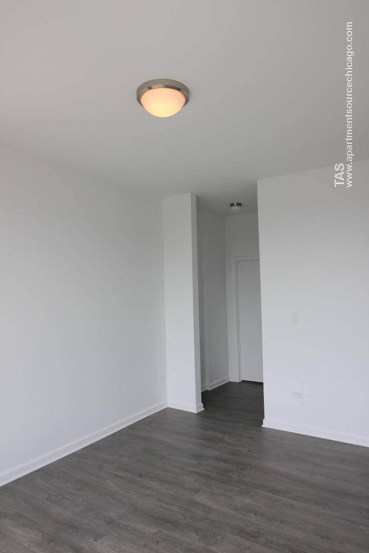 Condo for rent at 932 W Dakin St, Chicago, IL 60613