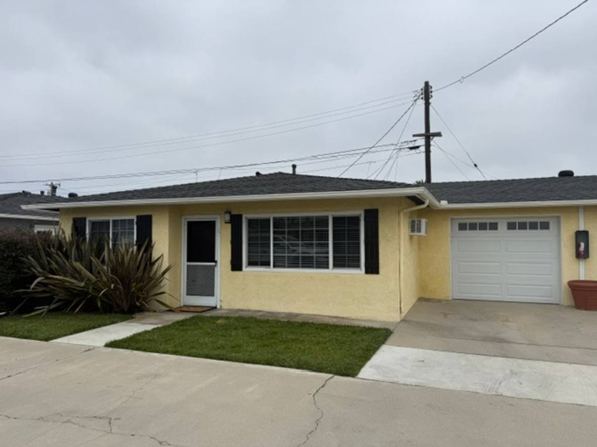 Apartment for rent at 718-720 Williams St, Huntington Beach, CA 92648
