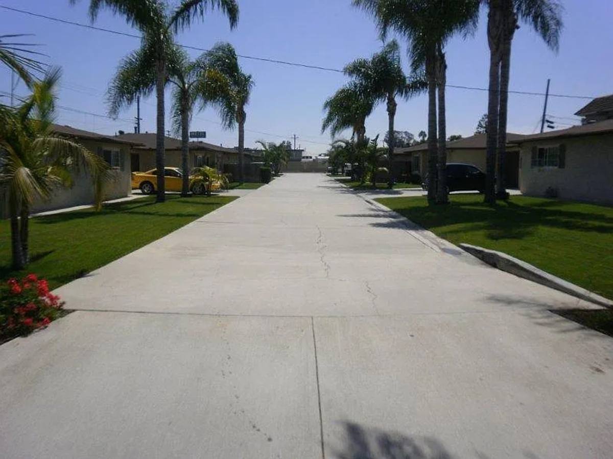 Apartment for rent at 718-720 Williams St, Huntington Beach, CA 92648