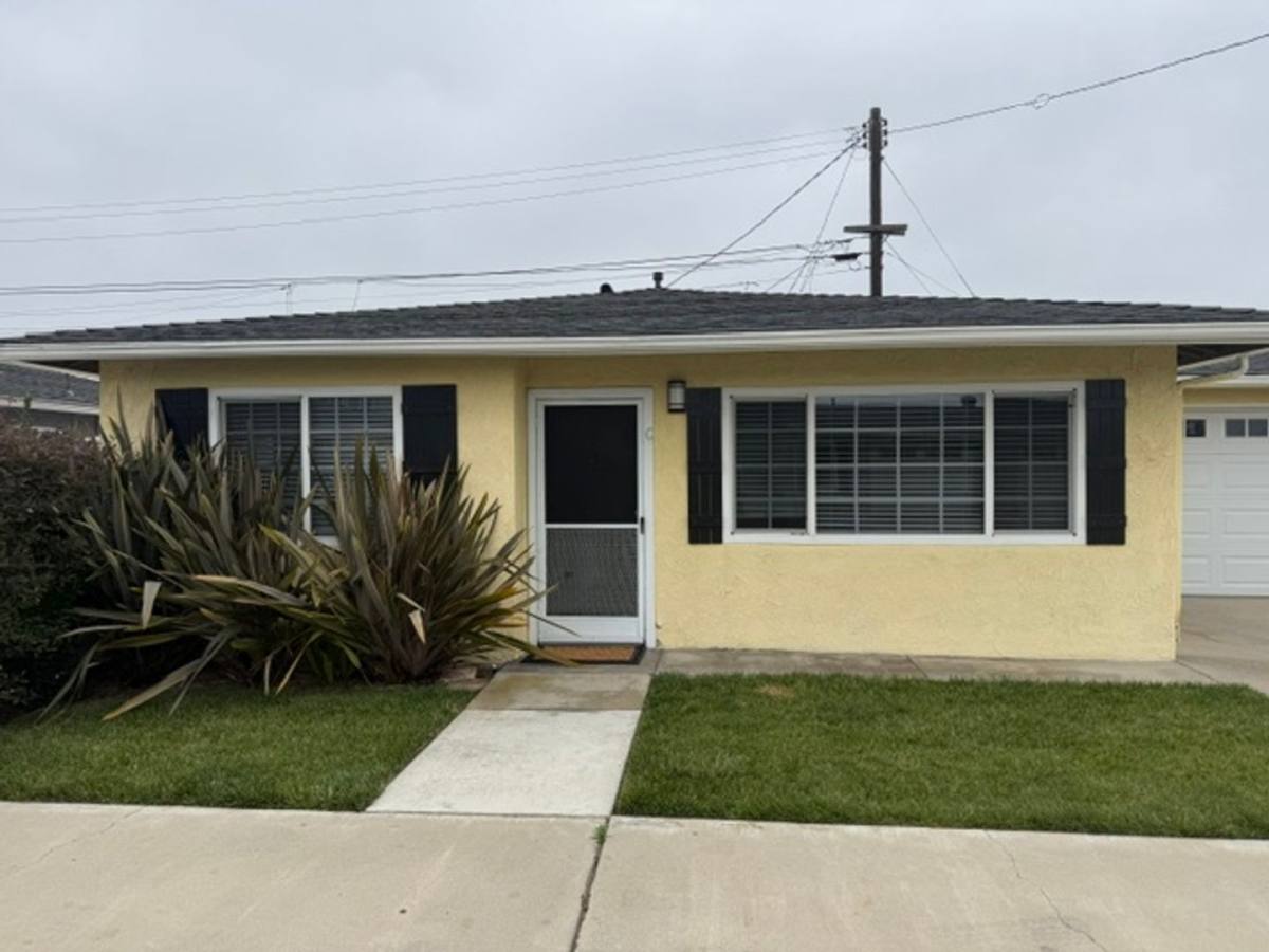 Apartment for rent at 718-720 Williams St, Huntington Beach, CA 92648