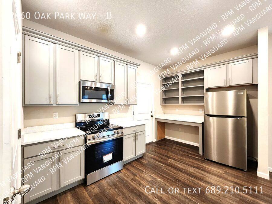 Townhouse for rent at 2960 Oak Park Way #B, Orlando, FL 32822
