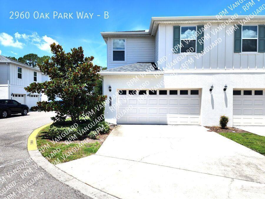 Townhouse for rent at 2960 Oak Park Way #B, Orlando, FL 32822