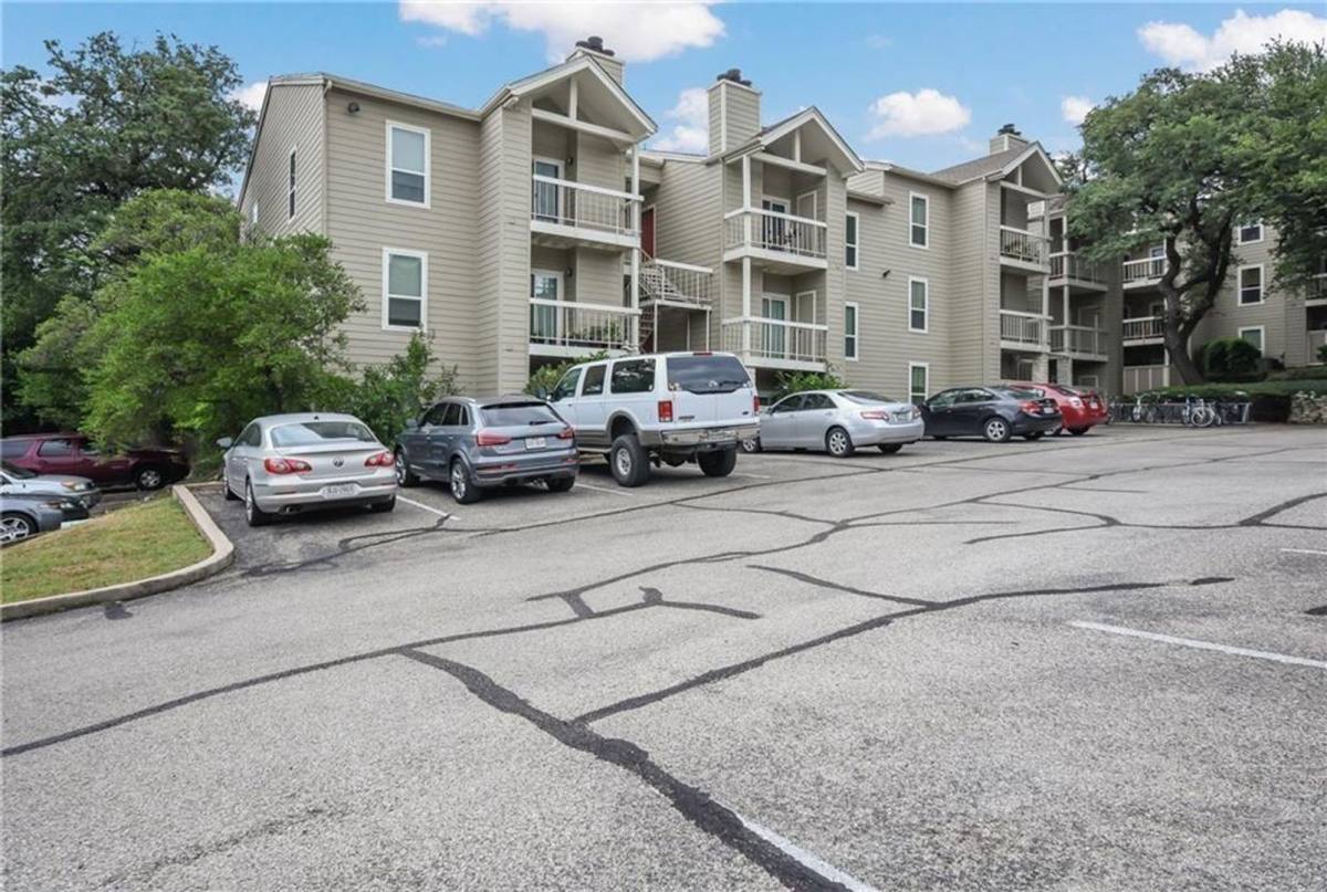 Apartment for rent at 114 E 31 #204, Austin, TX 78705