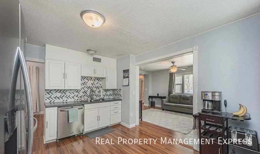 House for rent at 807 W 13th St, Sioux Falls, SD 57104