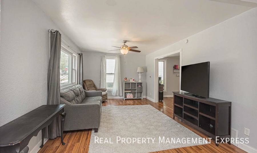 House for rent at 807 W 13th St, Sioux Falls, SD 57104