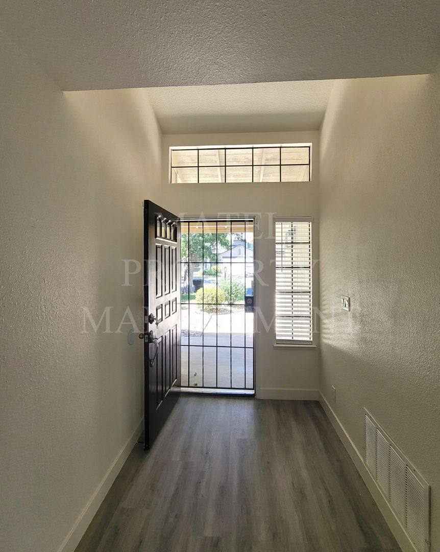 House for rent at 2516 Walnut Grove Way, Modesto, CA 95356