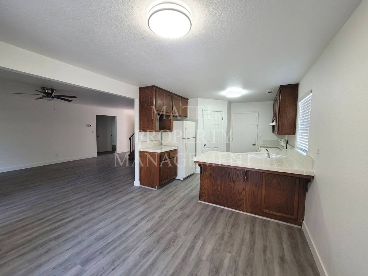 House for rent at 2516 Walnut Grove Way, Modesto, CA 95356