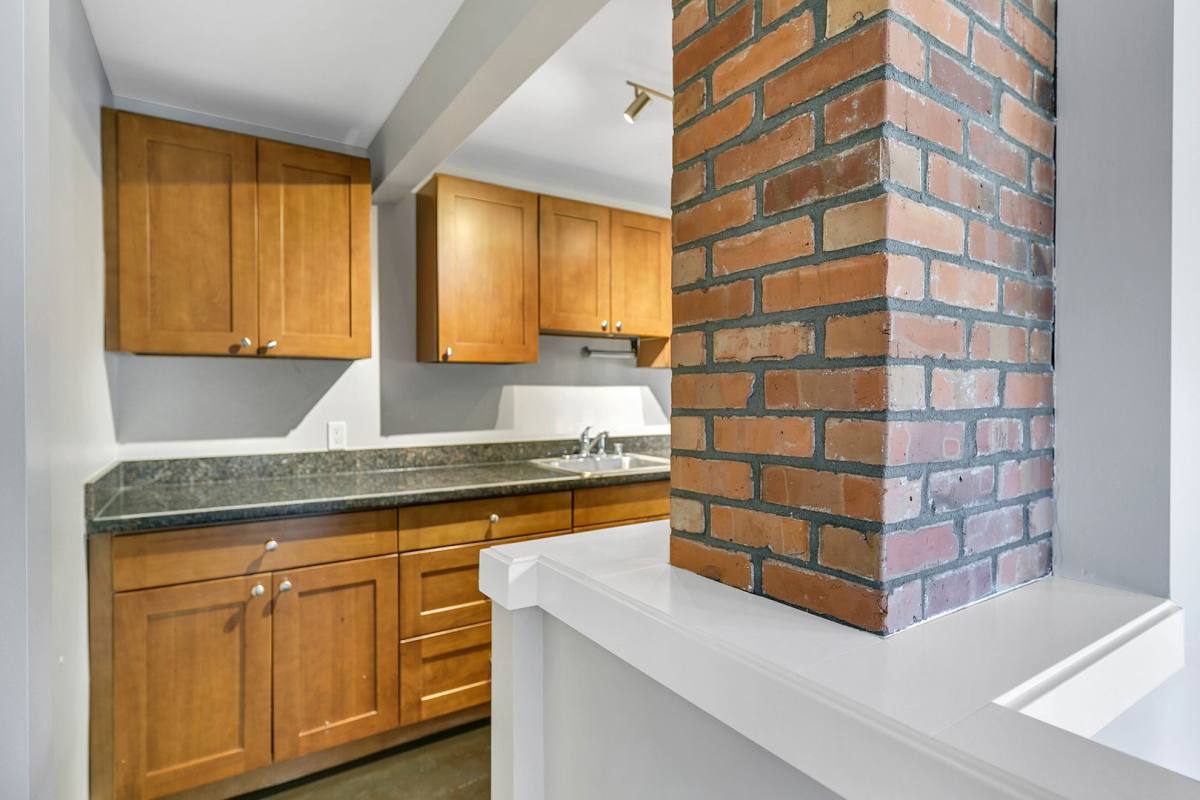 Apartment for rent at 805 26th Ave, Seattle, WA 98122