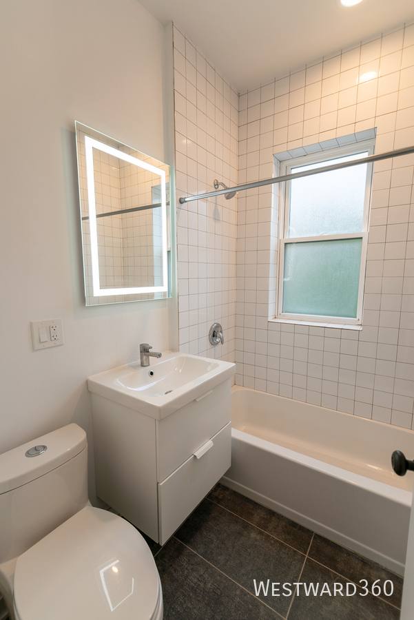 Apartment for rent at 1339 W Early Ave #3R, Chicago, IL 60660