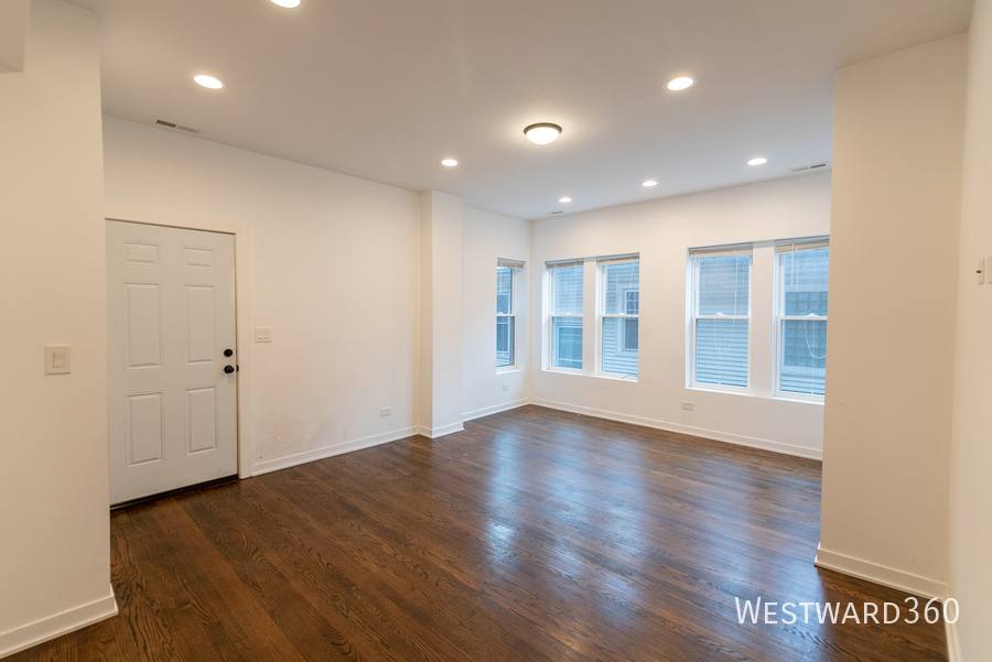 Apartment for rent at 1339 W Early Ave #3R, Chicago, IL 60660