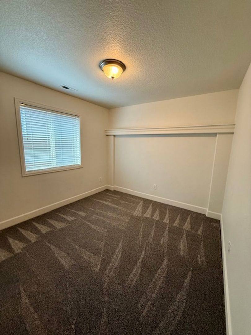 Townhouse for rent at 20278 Schaeffer Dr, Bend, OR 97703