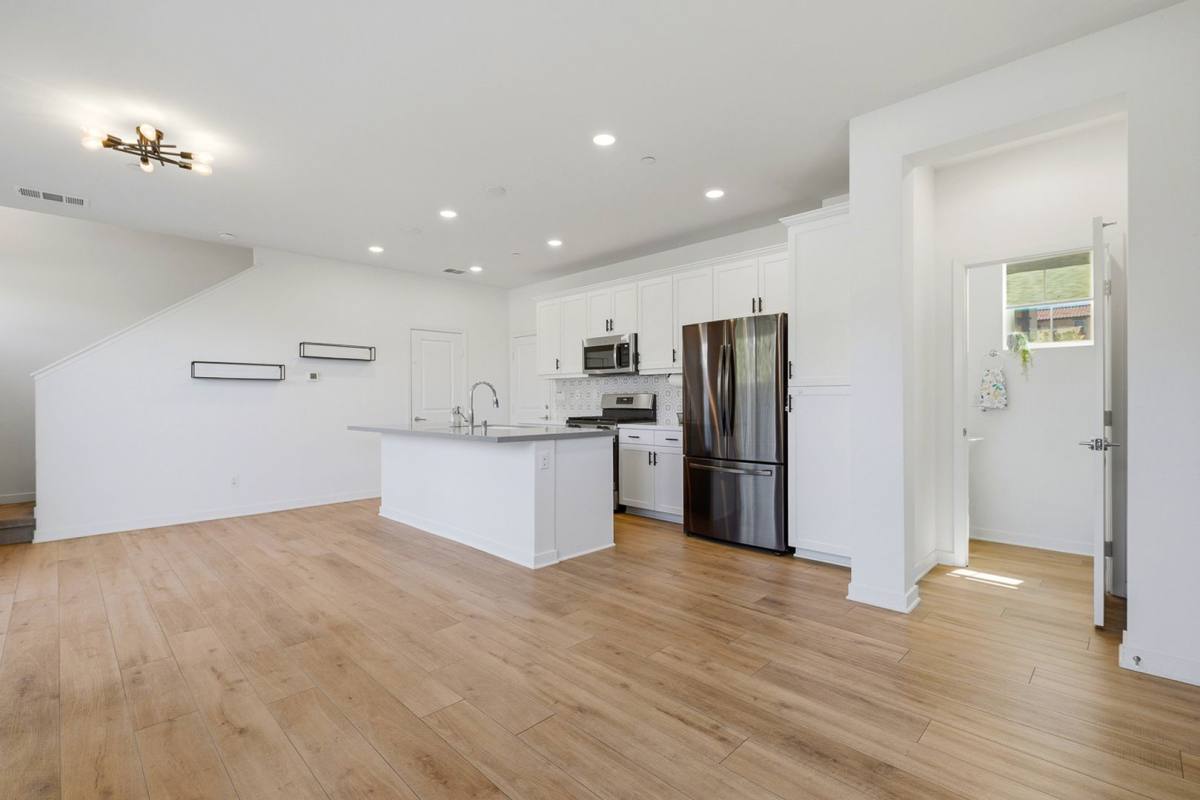 Townhouse for rent at 35861 Breckyn Lane, Murrieta, CA 92562