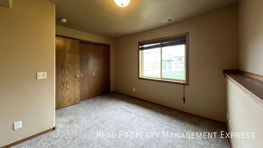 House for rent at 2508 N Aidan Ave, Sioux Falls, SD 57107