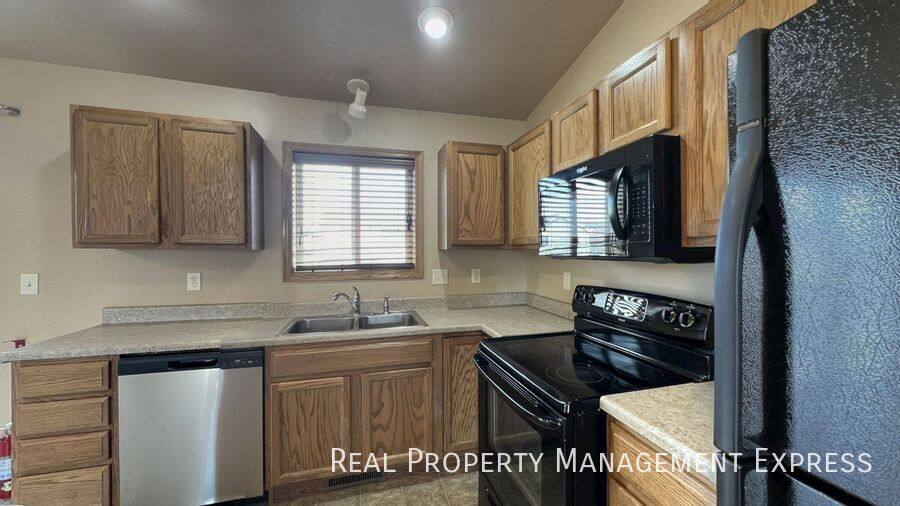House for rent at 2508 N Aidan Ave, Sioux Falls, SD 57107