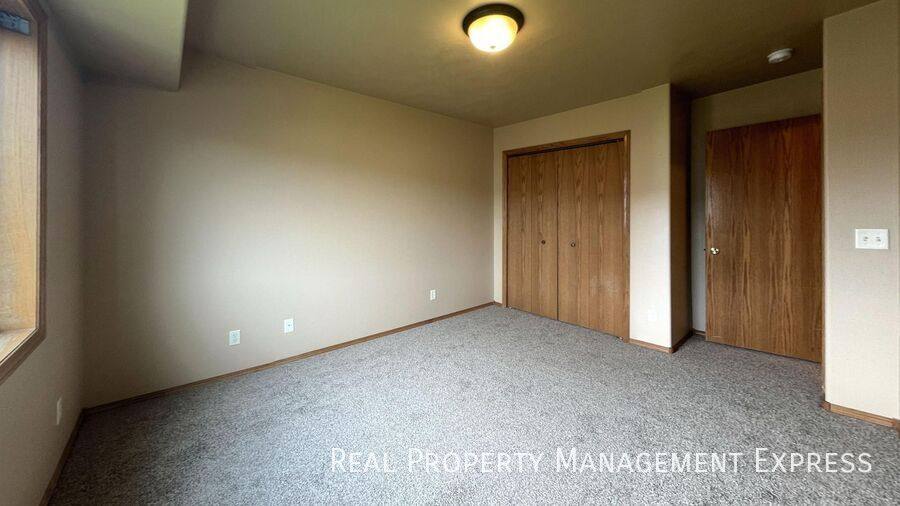 House for rent at 2508 N Aidan Ave, Sioux Falls, SD 57107