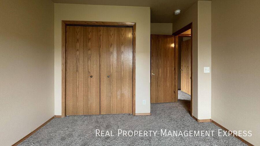 House for rent at 2508 N Aidan Ave, Sioux Falls, SD 57107