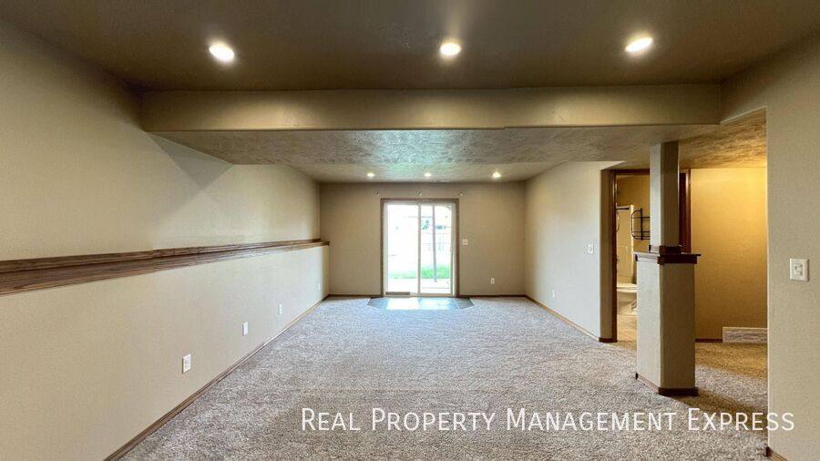 House for rent at 2508 N Aidan Ave, Sioux Falls, SD 57107