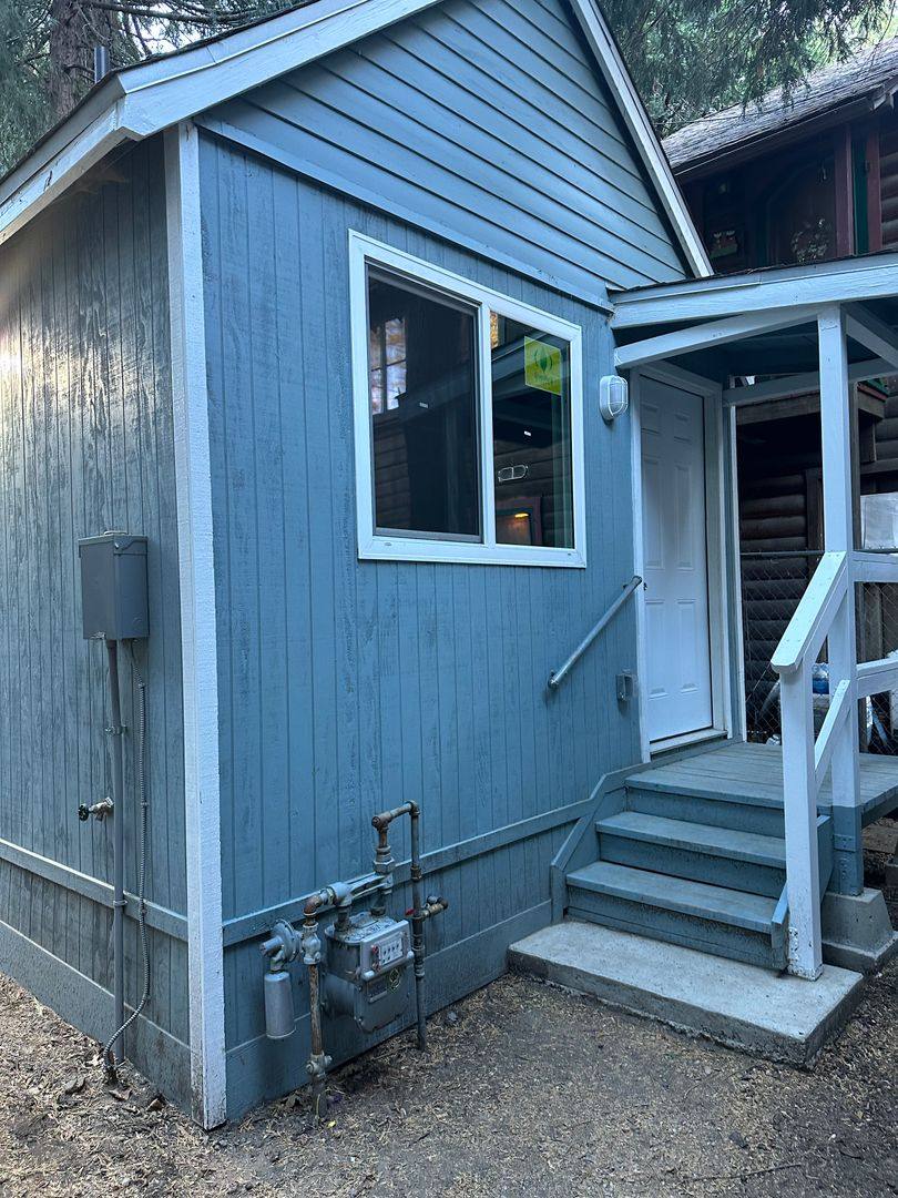 House for rent at 23853 Straight Way, Crestline, CA 92325