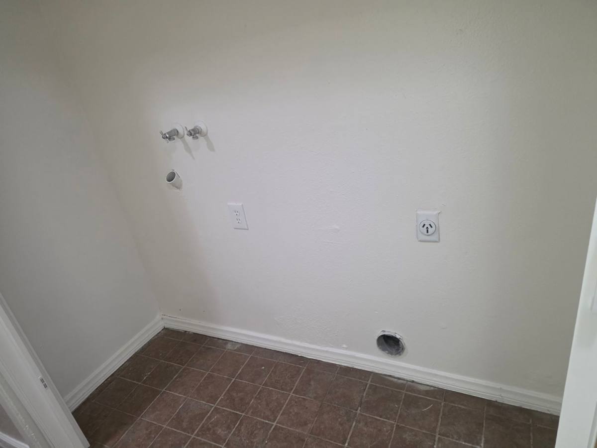 Apartment for rent at 2905 S Chester Ave, Bakersfield, CA 93304