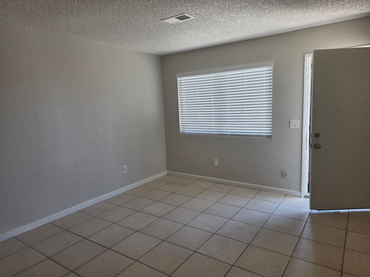 Apartment for rent at 2905 S Chester Ave, Bakersfield, CA 93304