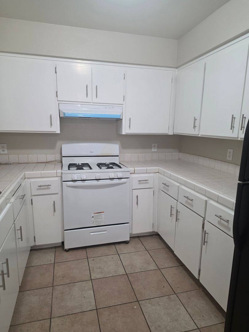 Apartment for rent at 2905 S Chester Ave, Bakersfield, CA 93304
