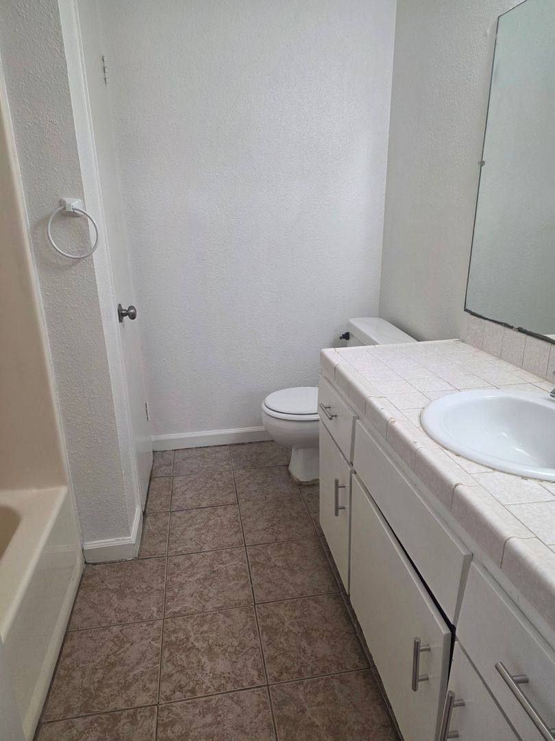 Apartment for rent at 2905 S Chester Ave, Bakersfield, CA 93304