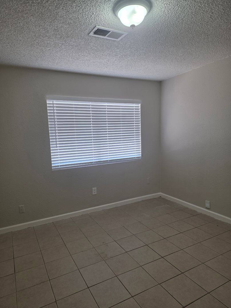 Apartment for rent at 2905 S Chester Ave, Bakersfield, CA 93304
