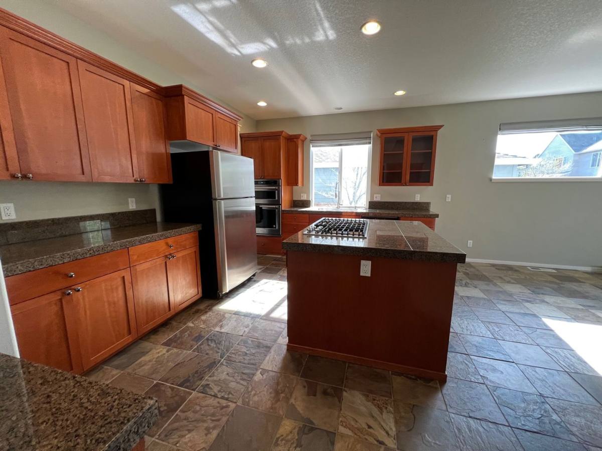 House for rent at 3593 NW Lansbrook Terrace, Portland, OR 97229