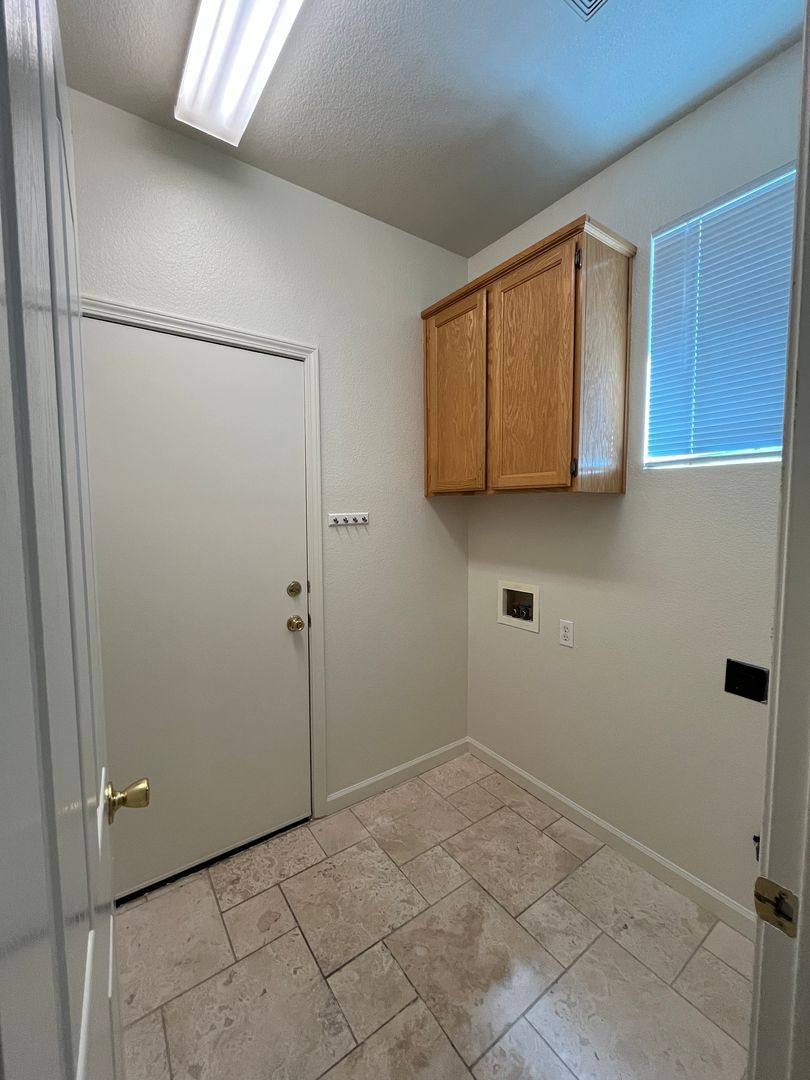House for rent at 2821 Babson Dr, Elk Grove, CA 95758