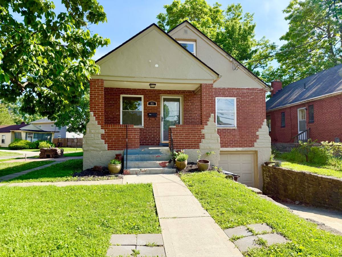 House for rent at 911 Prairie Ave, Cincinnati, OH 45215