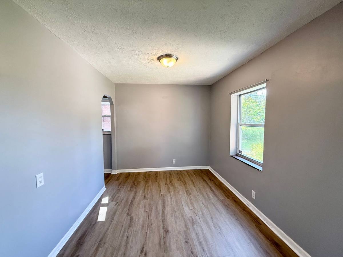 House for rent at 911 Prairie Ave, Cincinnati, OH 45215
